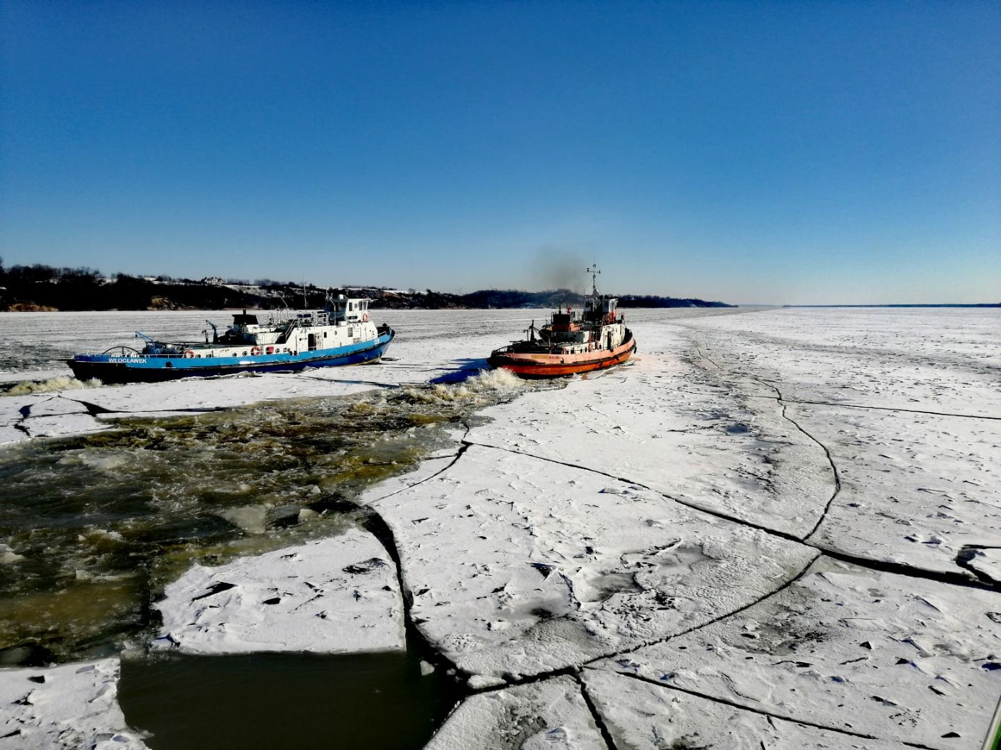 Lodołamacze na Wiśle 14.02.21. Fot. Wody Polskie